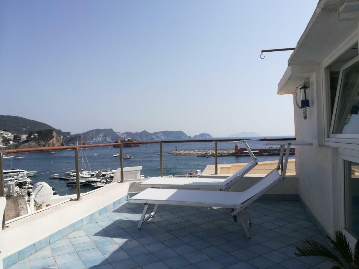 Ferienwohnung La Mansarda Sul Porto Ponza Exterior foto